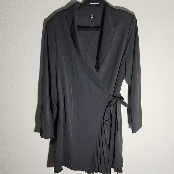 Shein Dress Size 2xl Curve Black Long Sleeve Dress Wrap Design and Deep V-Neck - Picture 1 of 7
